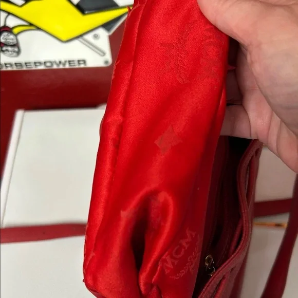 MCM Stylish Red Leather Bucket Bag with COA - Picture 10 of 13